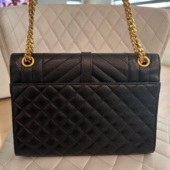 Authentic Saint Laurent Triquilt Medium YSL Shoulder Bag in Grained Leather. - Picture 10 of 13